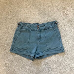 #13 BKE Mid- Rise Payton shorts Military Green Color - Size 28